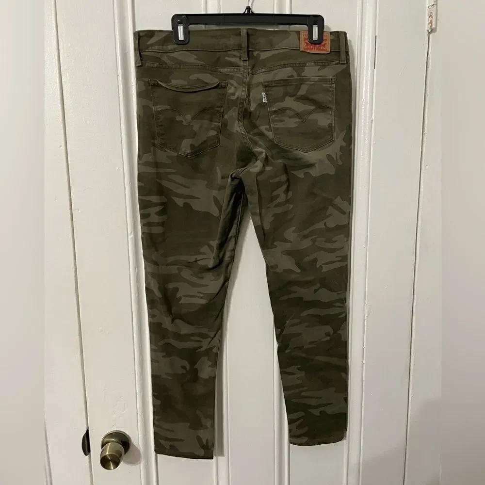 Levi’s 711 camo pants